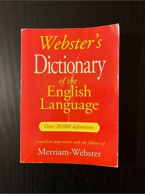 Merriam Webster English Language Dictionary Red Paperback Book 📚